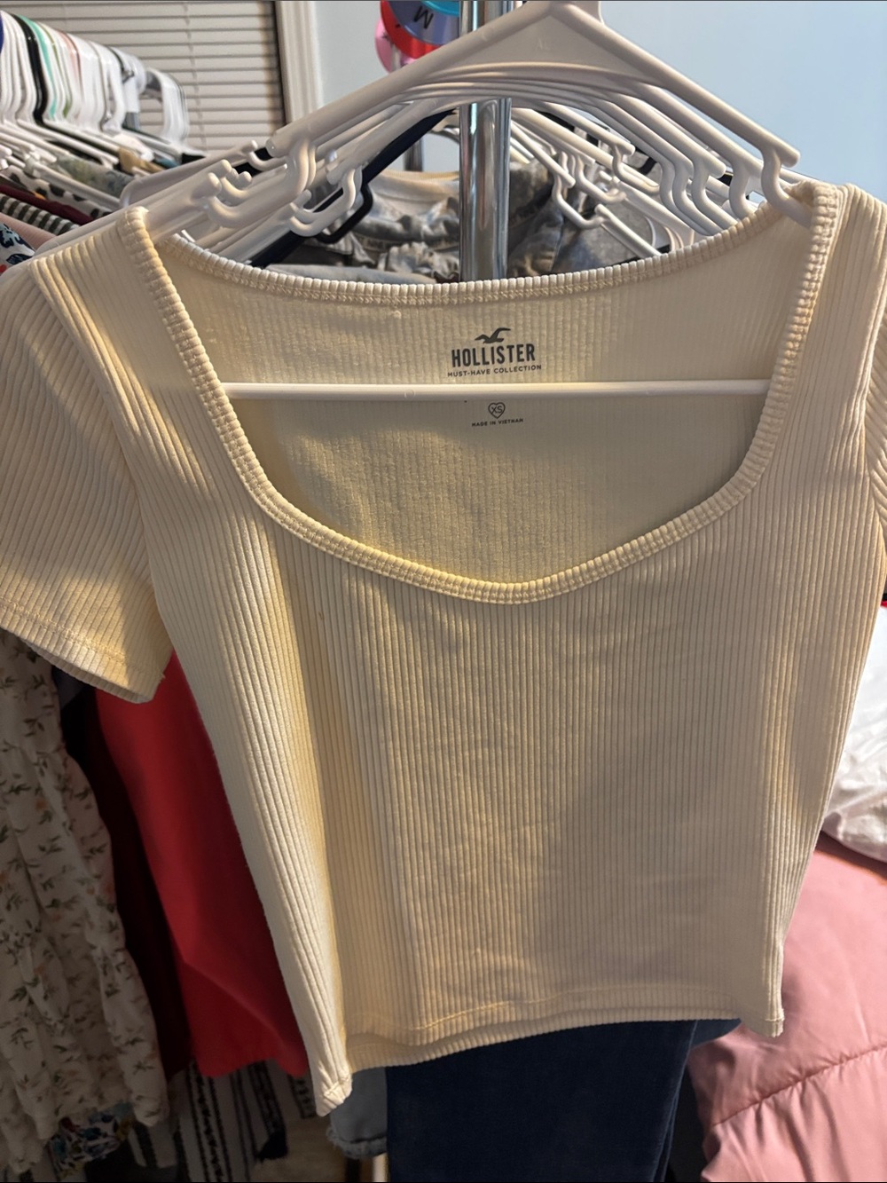 Hollister top